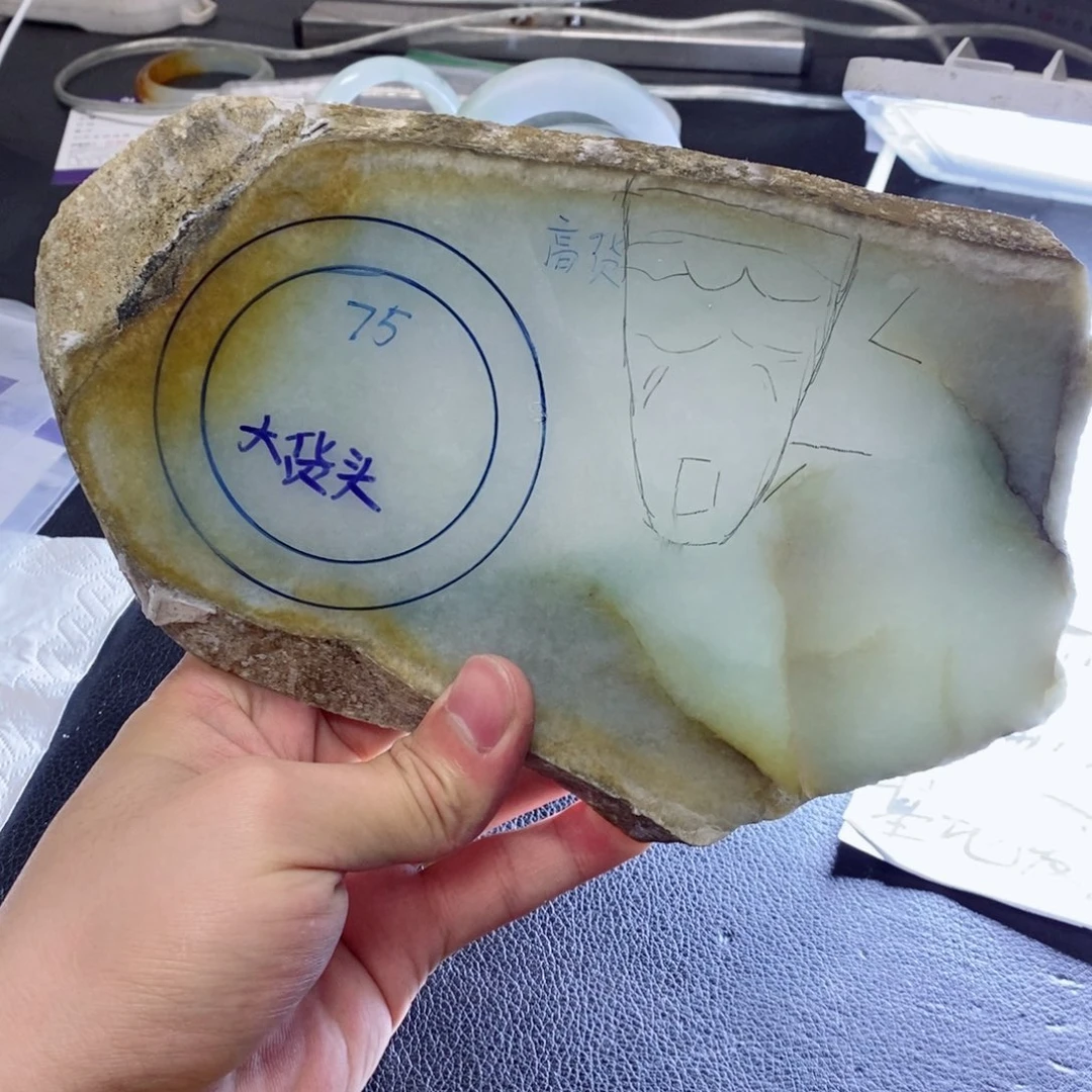 帕***_定制翡翠未镶嵌手镯