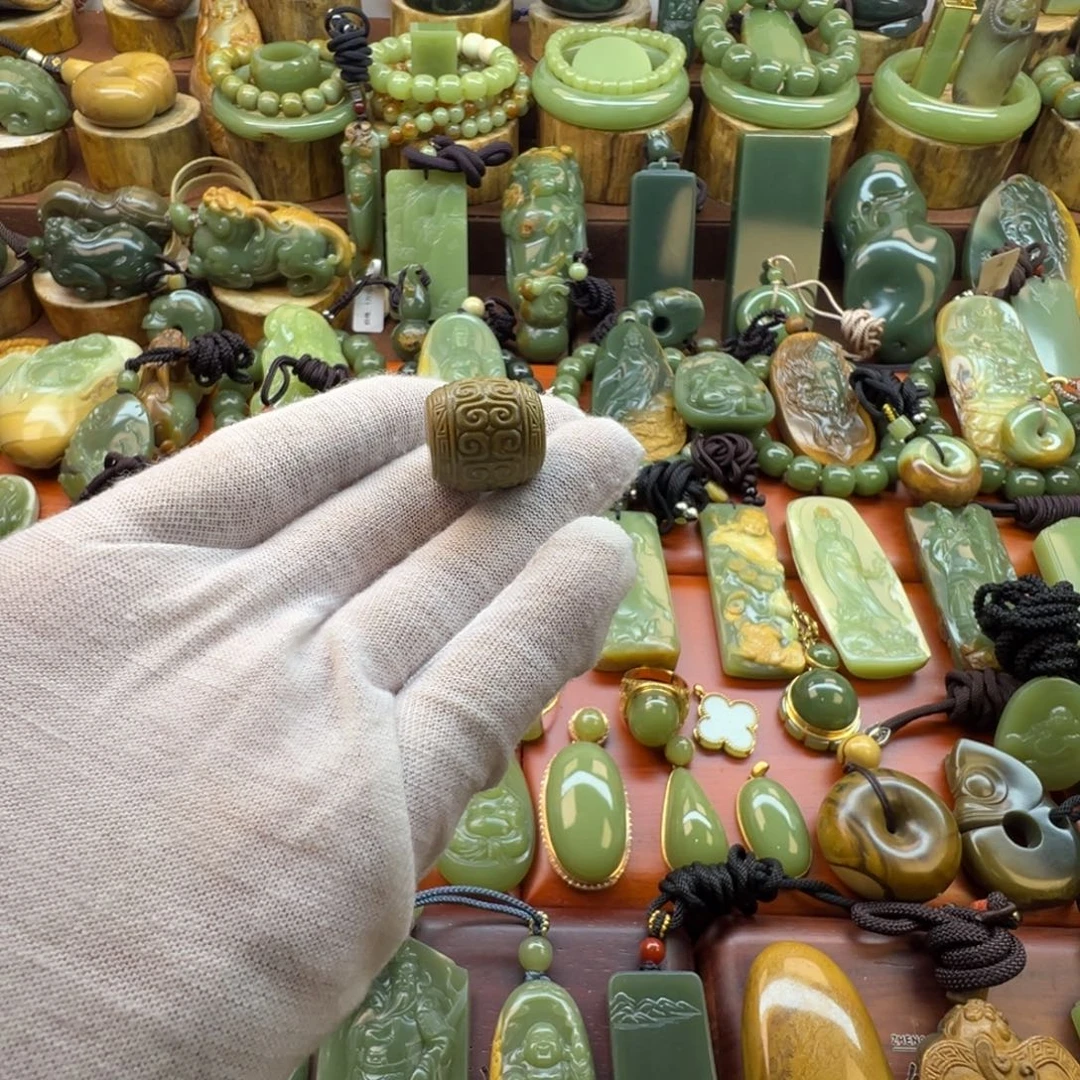 岫岩河磨玉（透闪石质玉）未镶嵌颈饰