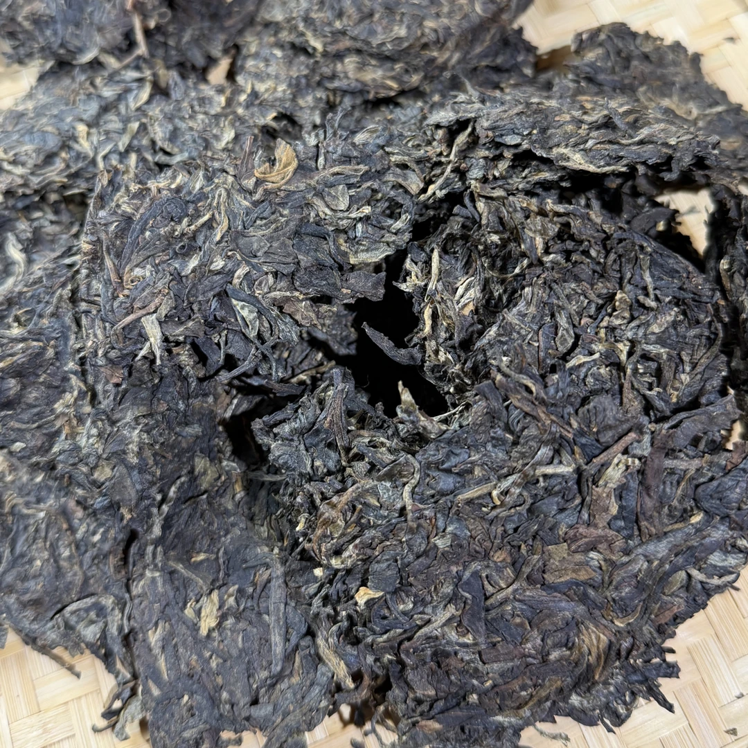 冰岛产区08年老生茶     100克生茶