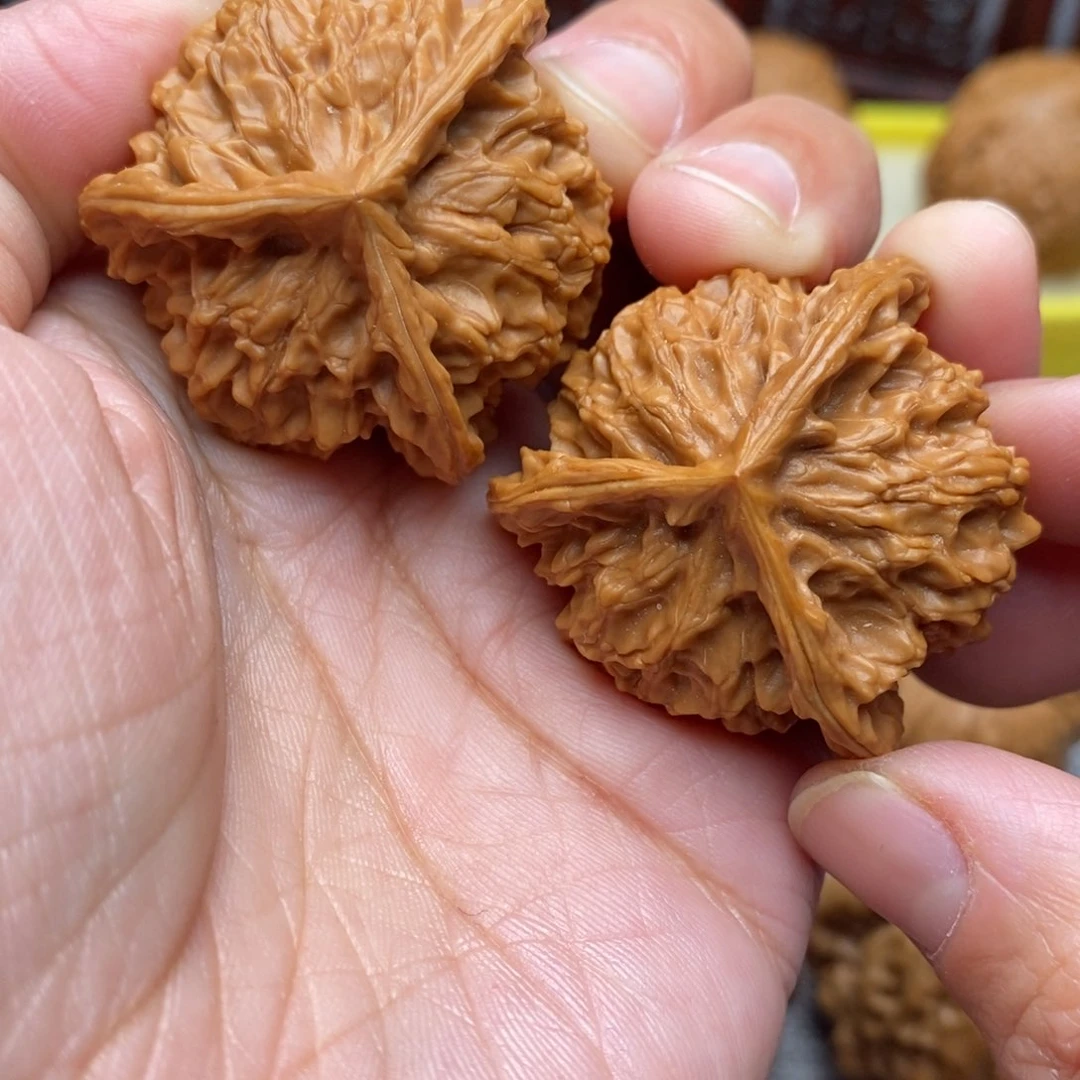 文玩核桃把件大*催盘山奔奔38尺