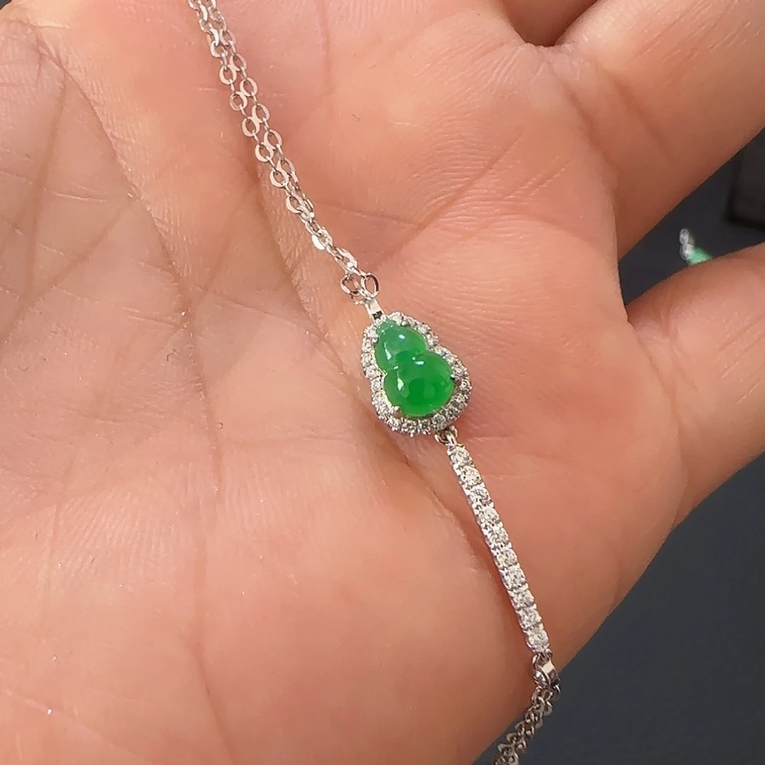 翡翠耳饰18K金镶嵌葫芦