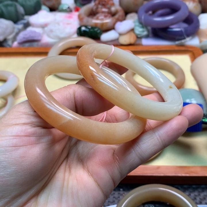 石英岩玉未镶嵌2条53糖，微微