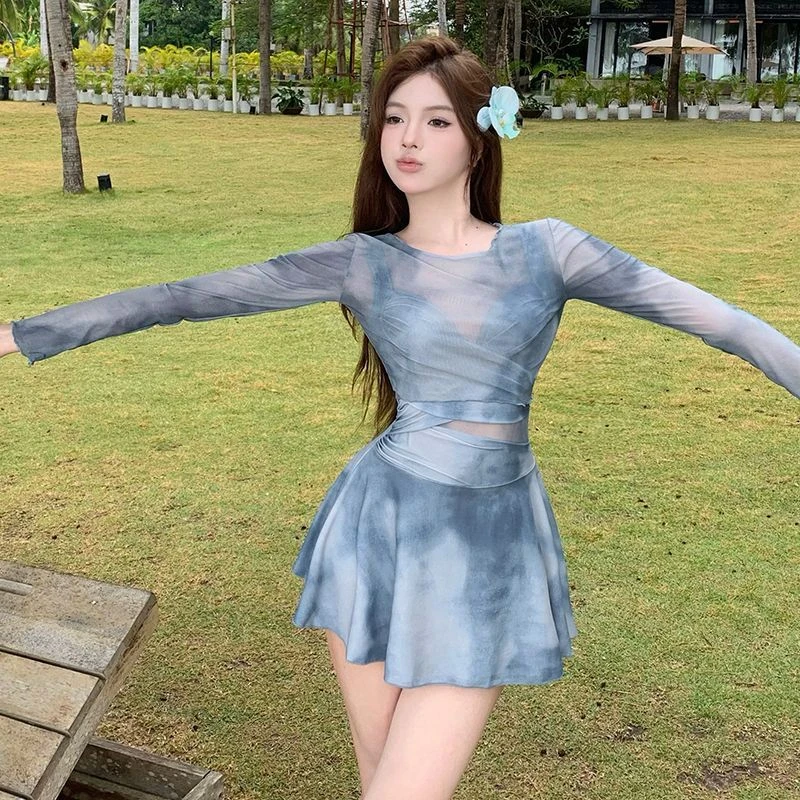 泰国新款度假风长袖防晒罩衫连体裙式保守显瘦钢托温泉海边泳装女