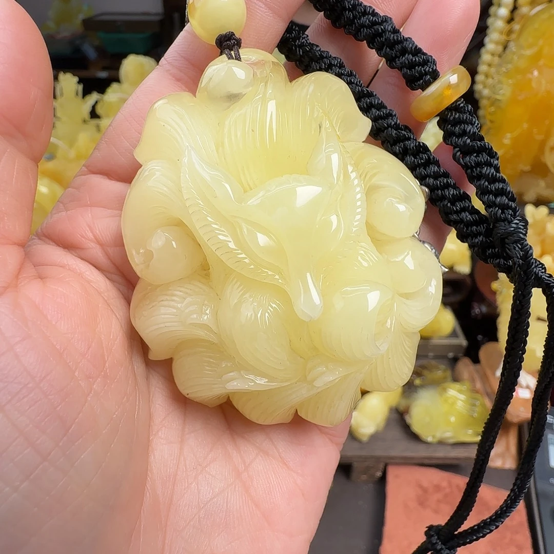 蜜蜡未镶嵌珠宝奇石