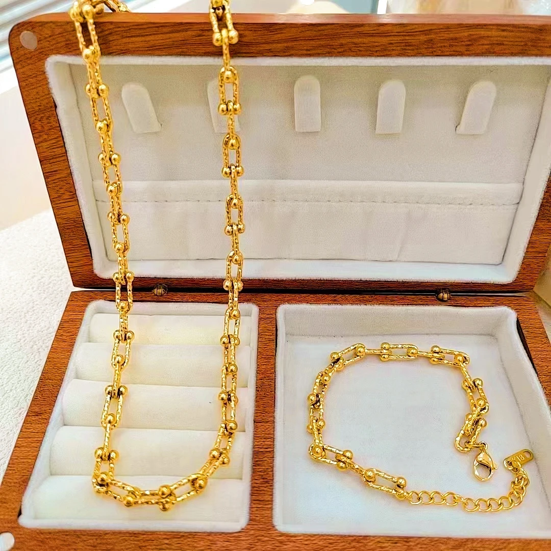 钛钢项链 时尚饰品轻奢气质简约百搭设计感马蹄扣锁骨链1828