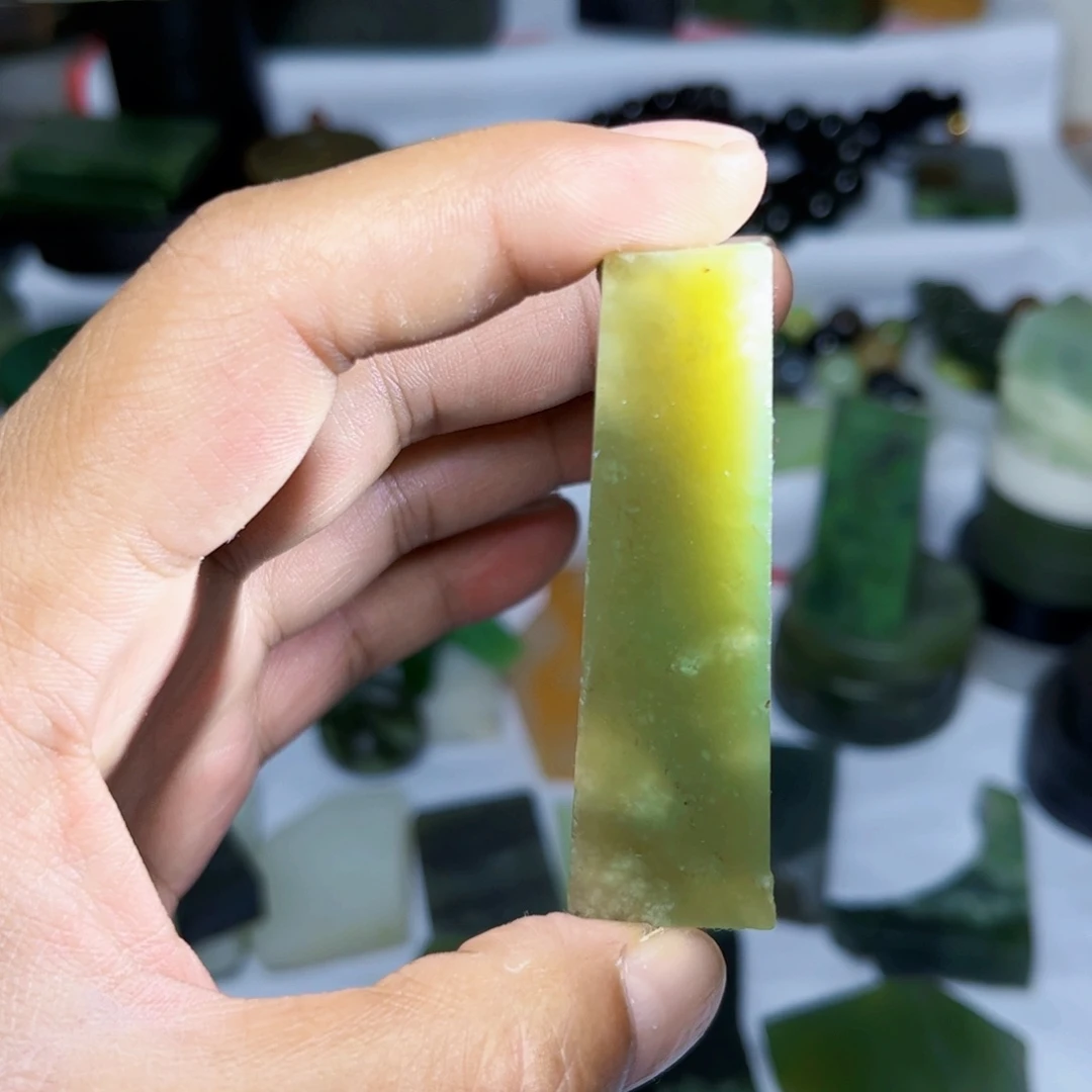 和田玉未镶嵌珠宝半成品