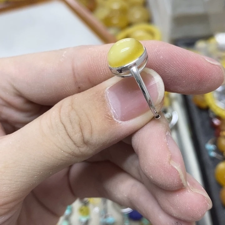 银S925镶嵌蜜蜡裸石戒指