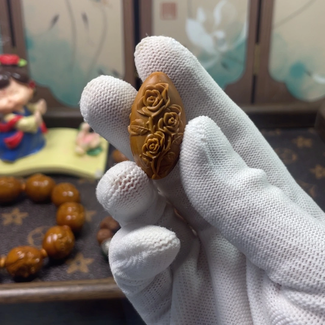 吊坠橄榄核阳光玫瑰