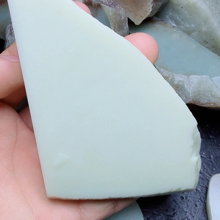 未镶嵌和田玉（糖玉）珠宝奇石