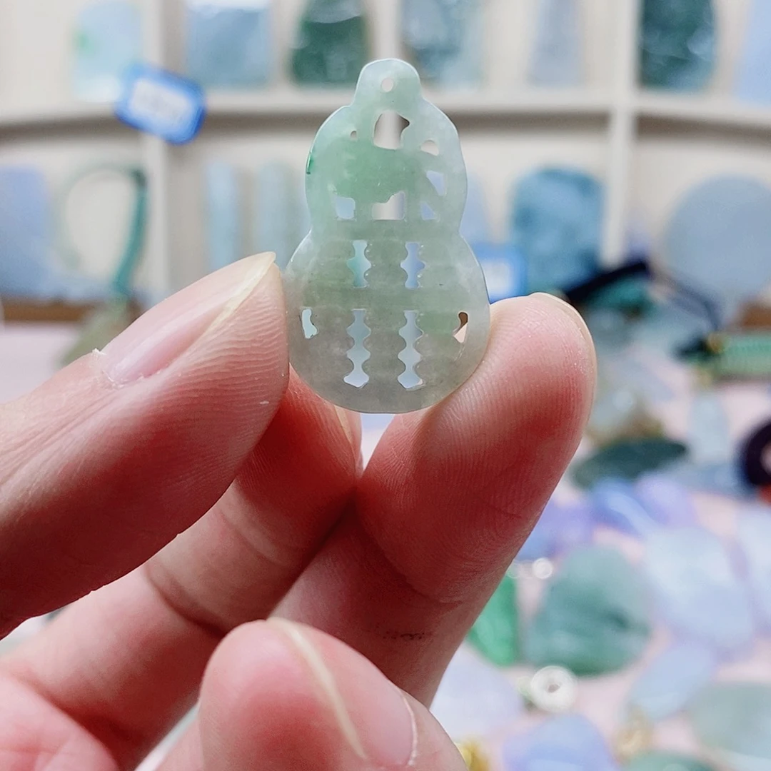 颈饰未镶嵌翡翠天然