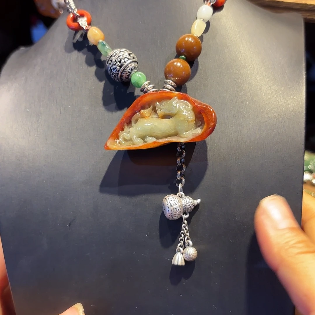 翡翠未镶嵌颈饰，原创