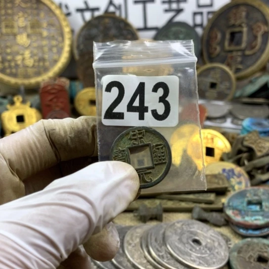 S***I铜现代文创工艺品