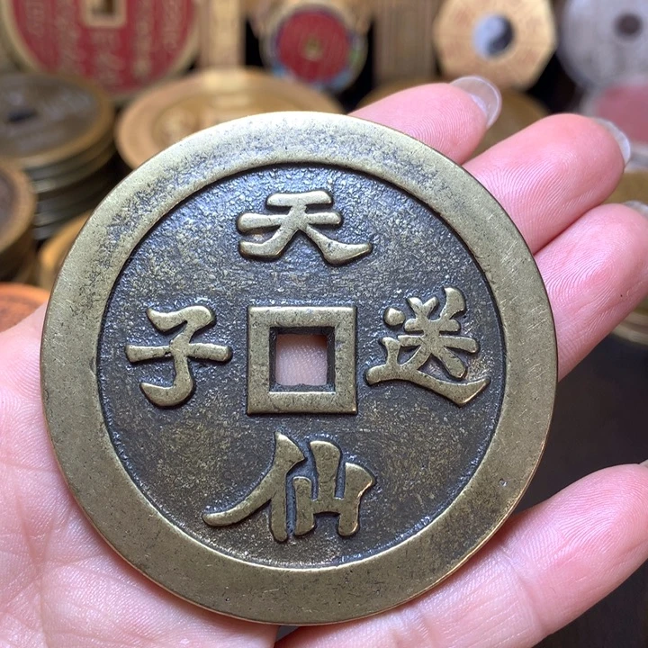 铜现代工艺品翻砂铸造天天送子背长命富贵
