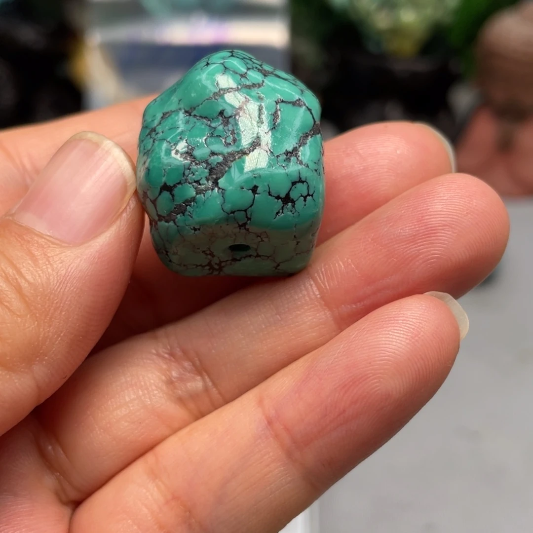 昕***旻绿松石未镶嵌颈饰