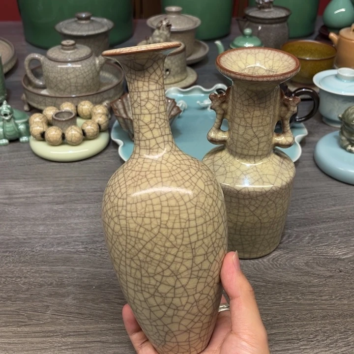 蒋加宝 传世哥窑 长颈瓶