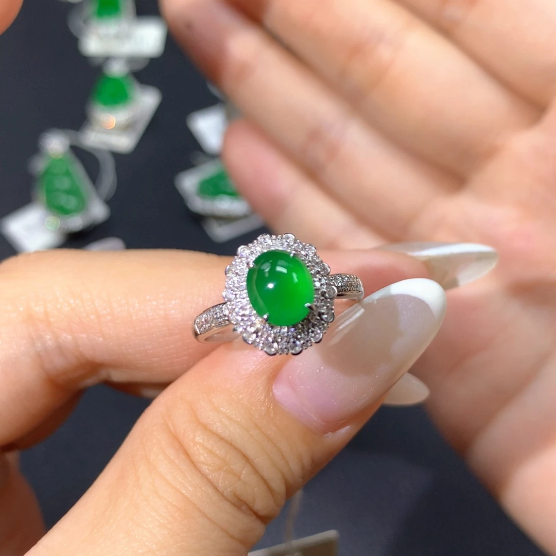 翡翠戒指18K金镶嵌翡翠