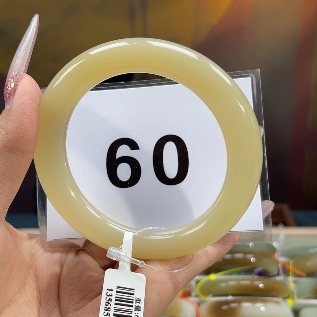 未镶嵌手镯和田玉无包容