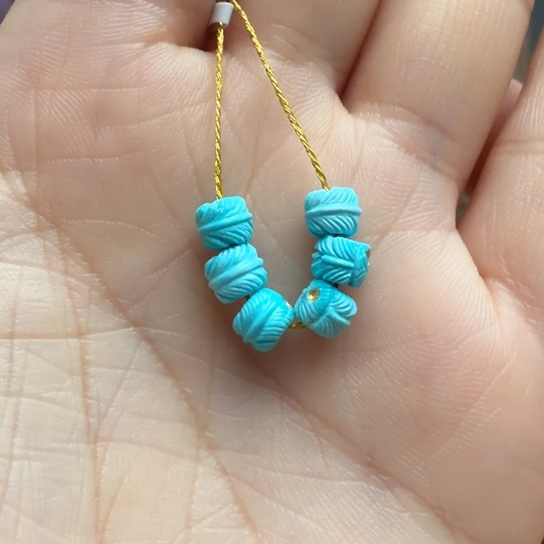 绿松石未镶嵌颈饰