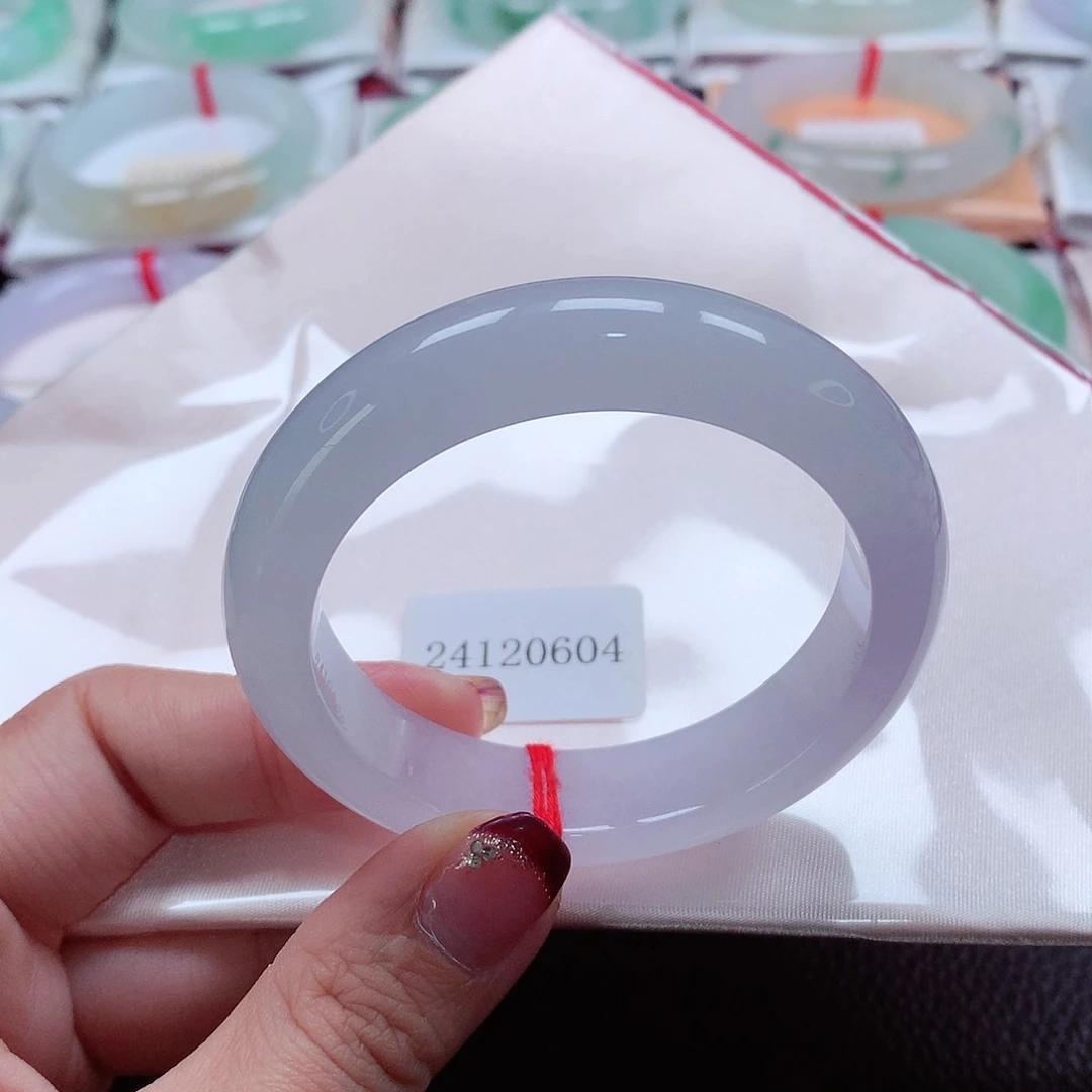 翡翠手镯未镶嵌天然A货翡翠