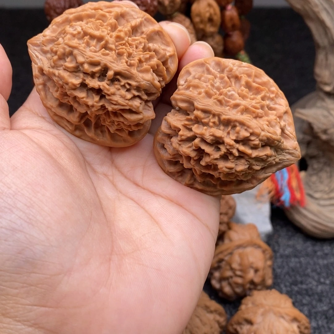 文玩核桃把件45百花山