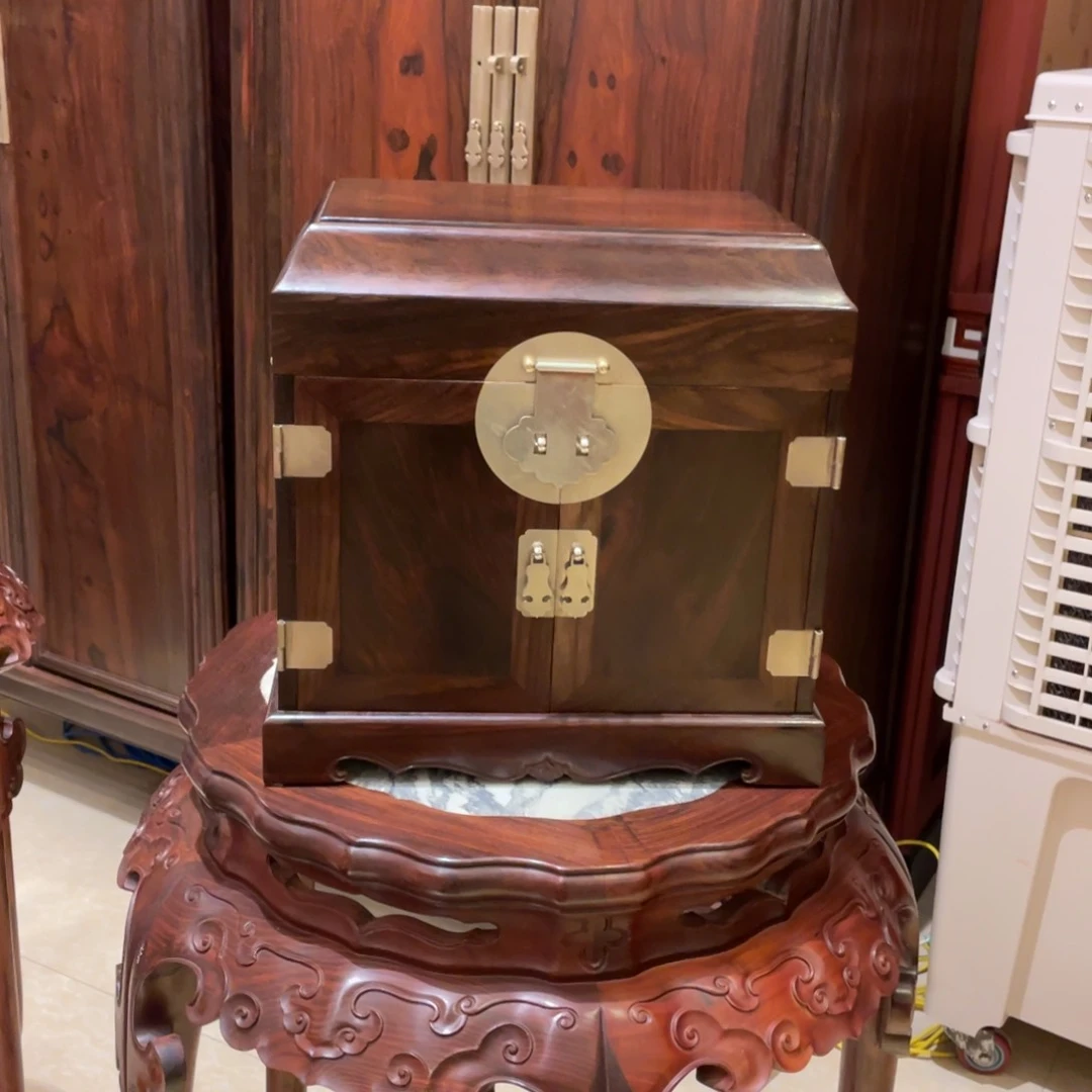 红酸枝木类成套家具