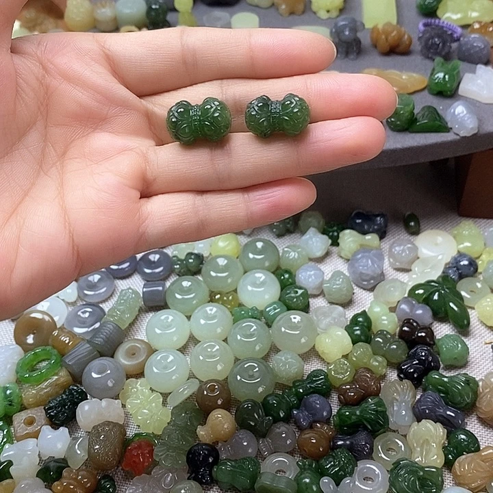 未镶嵌和田玉挂件并蒂莲198一个多样性发其一