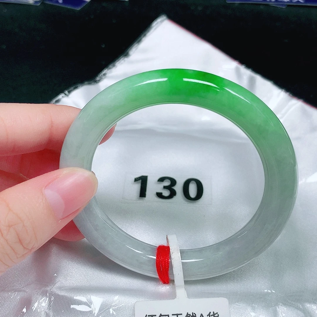 翡翠未镶嵌手镯（圆镯）