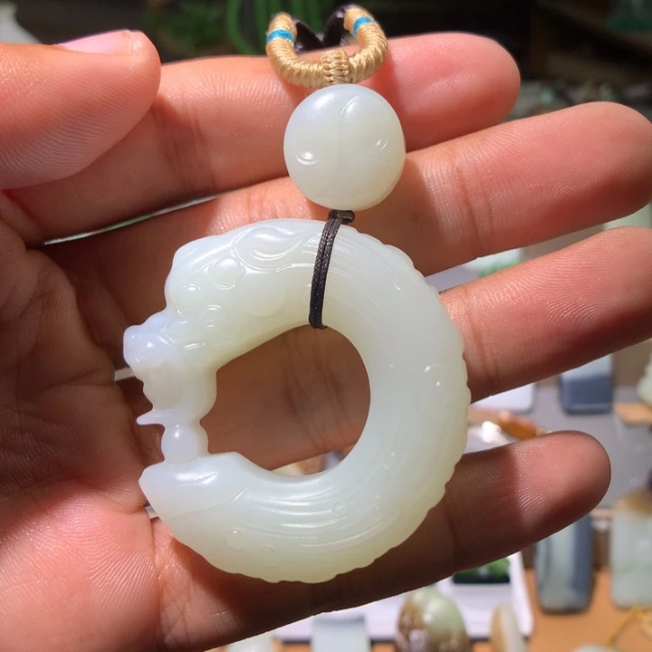 星***辰和田玉未镶嵌颈饰