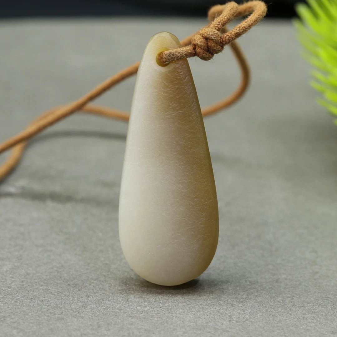 4和田玉且末糖白吊坠/300309保利厦门拍卖