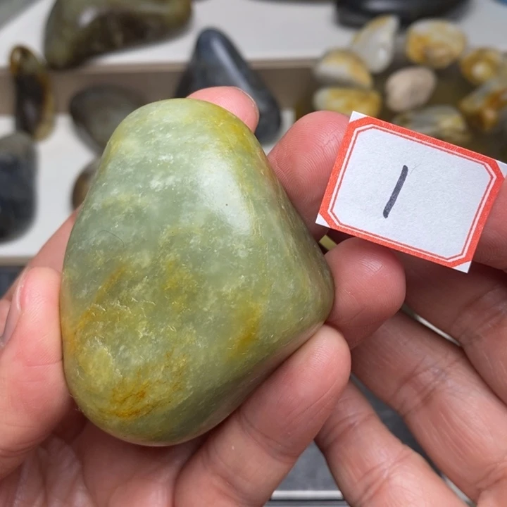 未镶嵌和田玉把件1