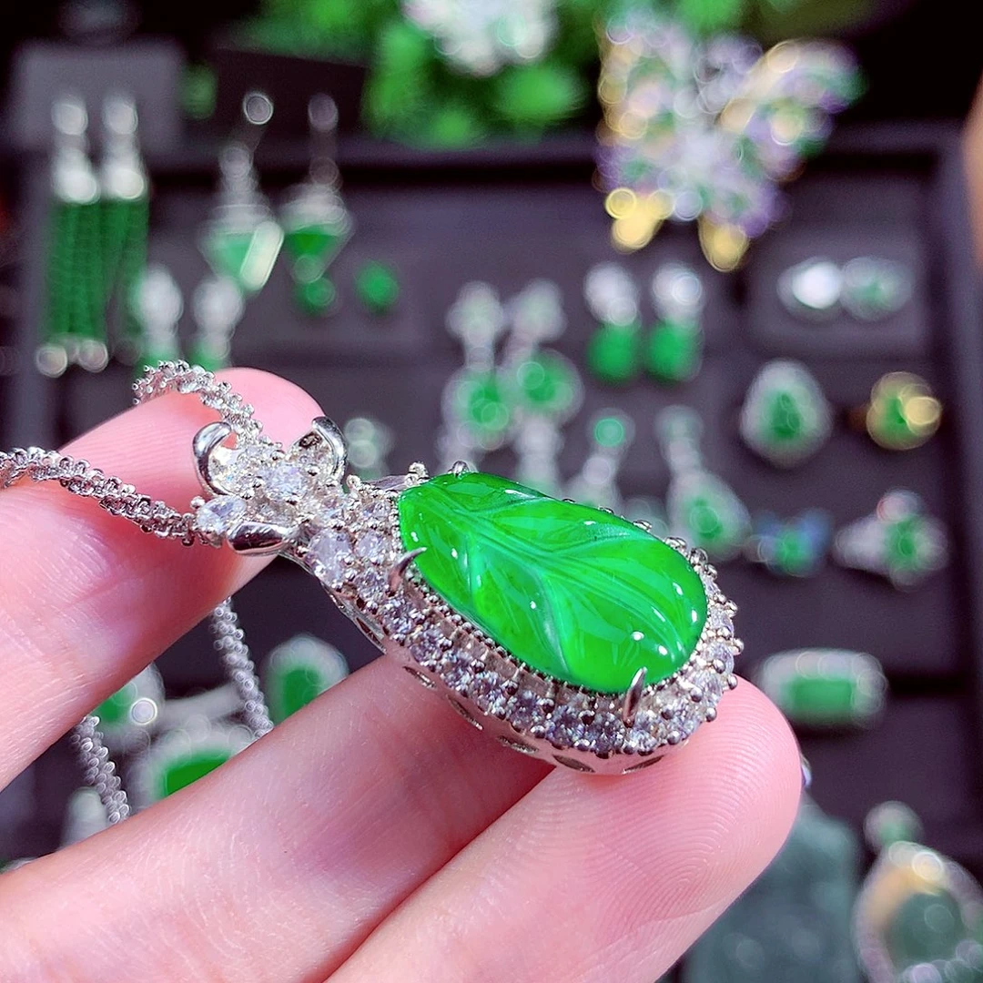 颈饰未镶嵌翡翠天然