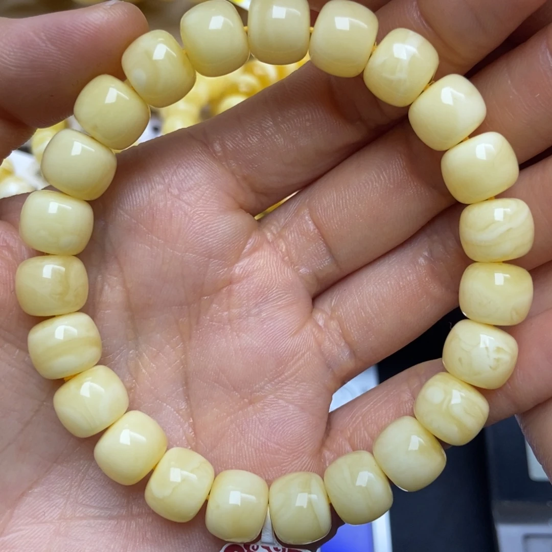 蜜蜡未镶嵌珠宝奇石159