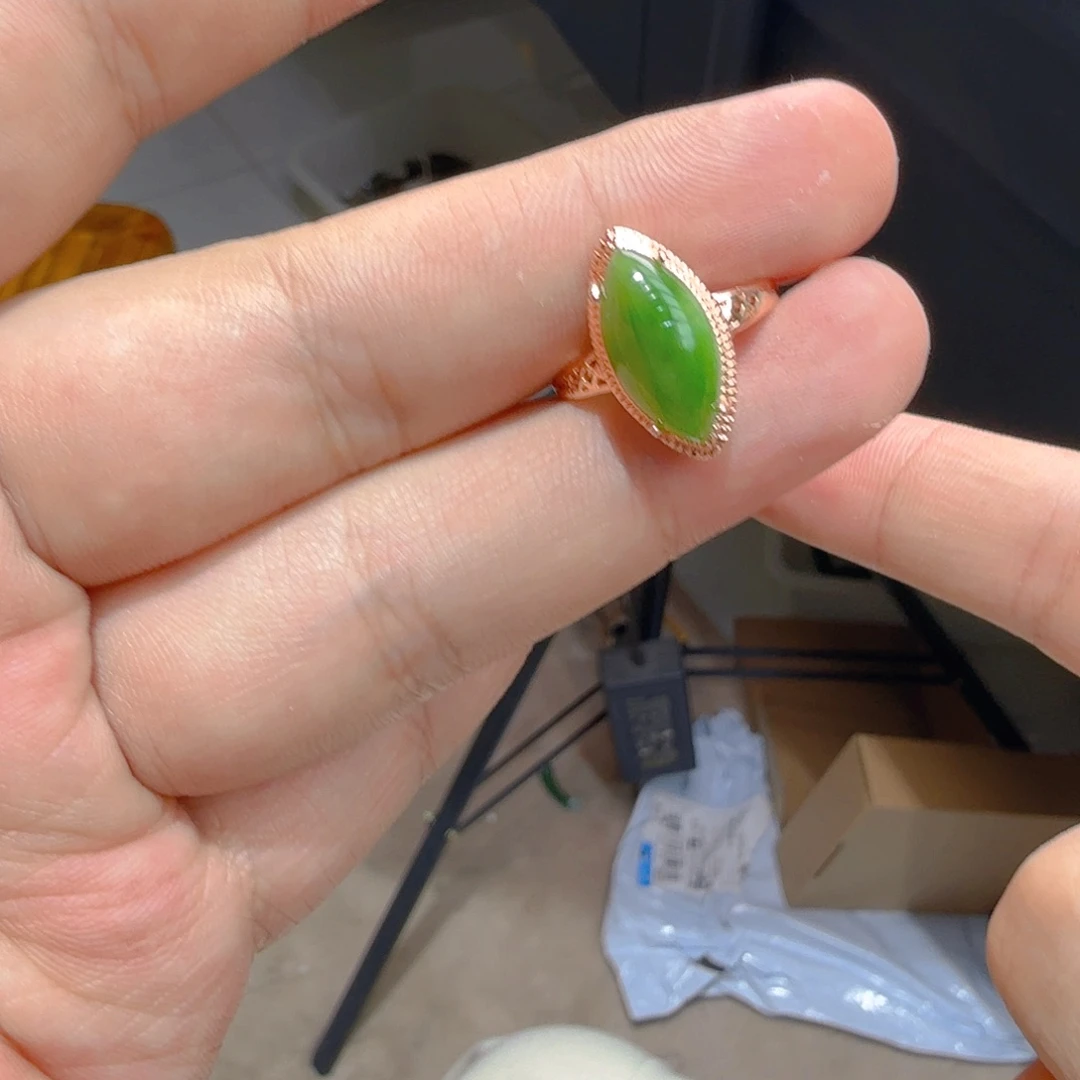 未镶嵌戒指和田玉（碧玉）