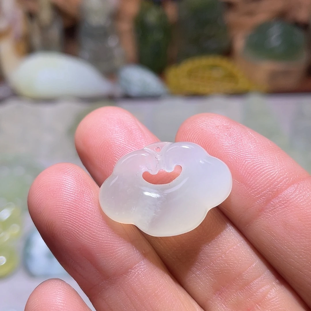 未镶嵌蛇纹石玉珠宝奇石
