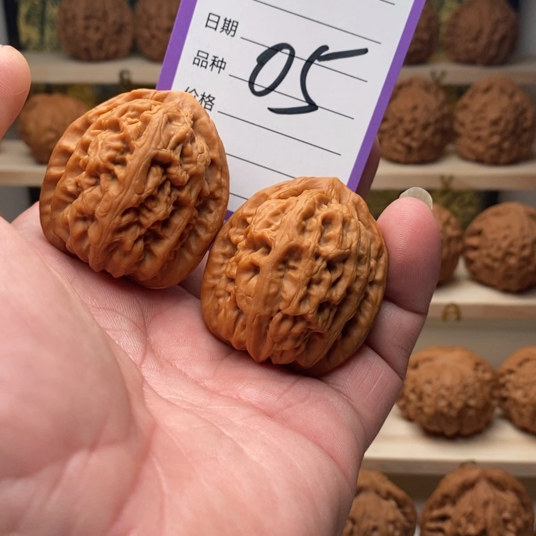 把件核桃39红锦鲤