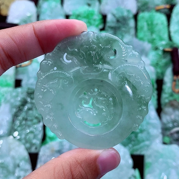 吊坠(不含链)未镶嵌翡翠