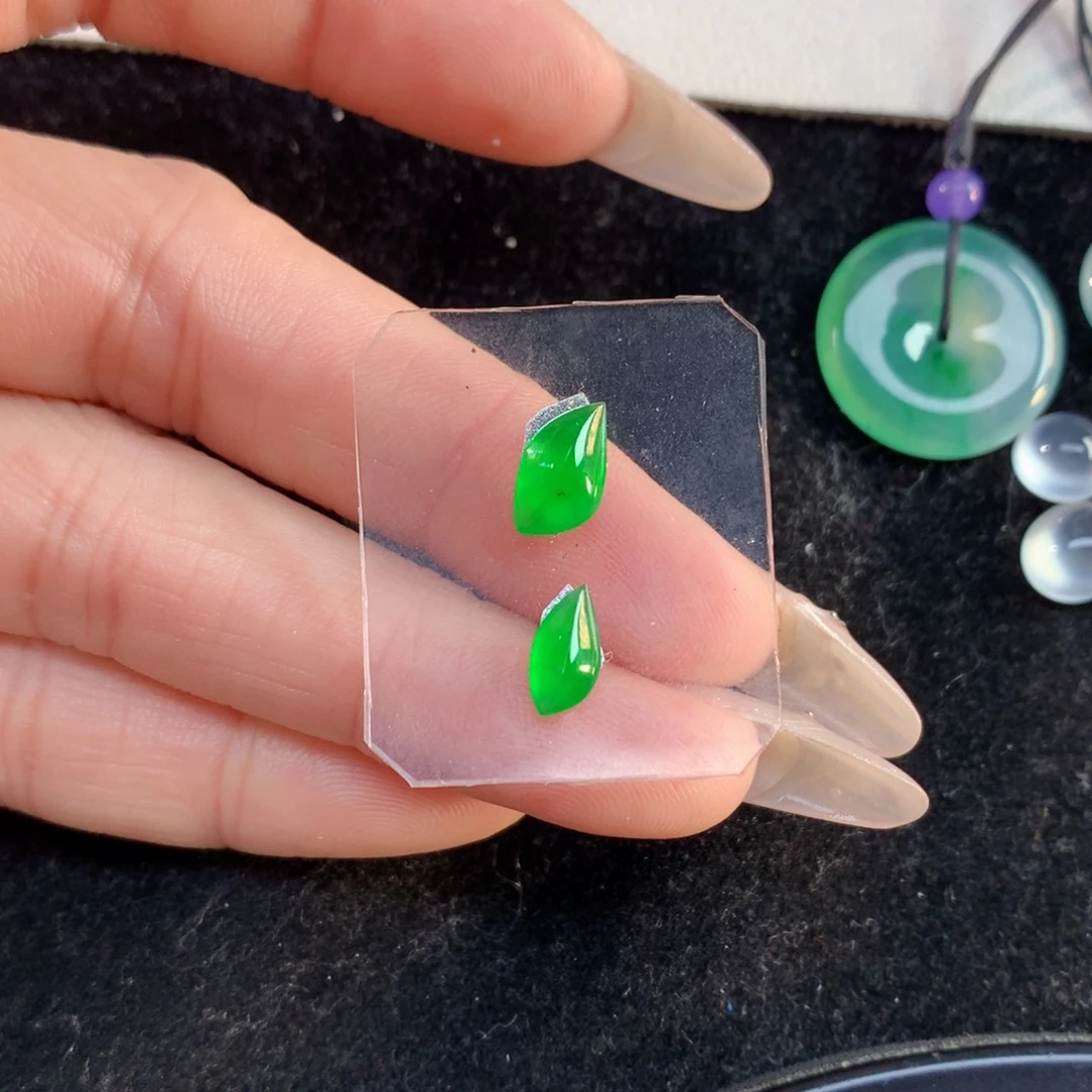 翡翠裸石9.85/5.68/4.85翡翠翡翠