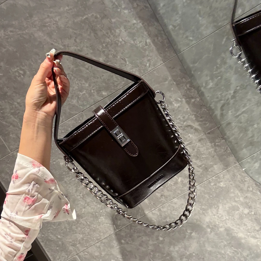 复古水桶包休闲百搭斜挎包手提包时尚洋气单肩包2025新款韩版ins