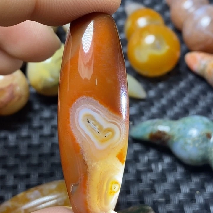 玛瑙/玉髓颈饰未镶嵌原***人