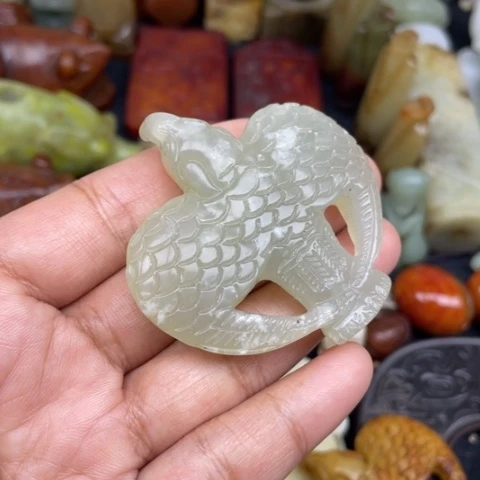 蛇纹石玉未镶嵌颈饰33