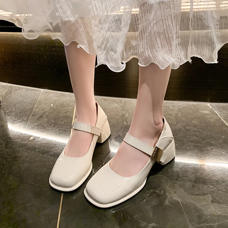 法式气质单鞋女春秋一字扣粗跟高跟鞋2025新款复古爆款玛丽珍女鞋
