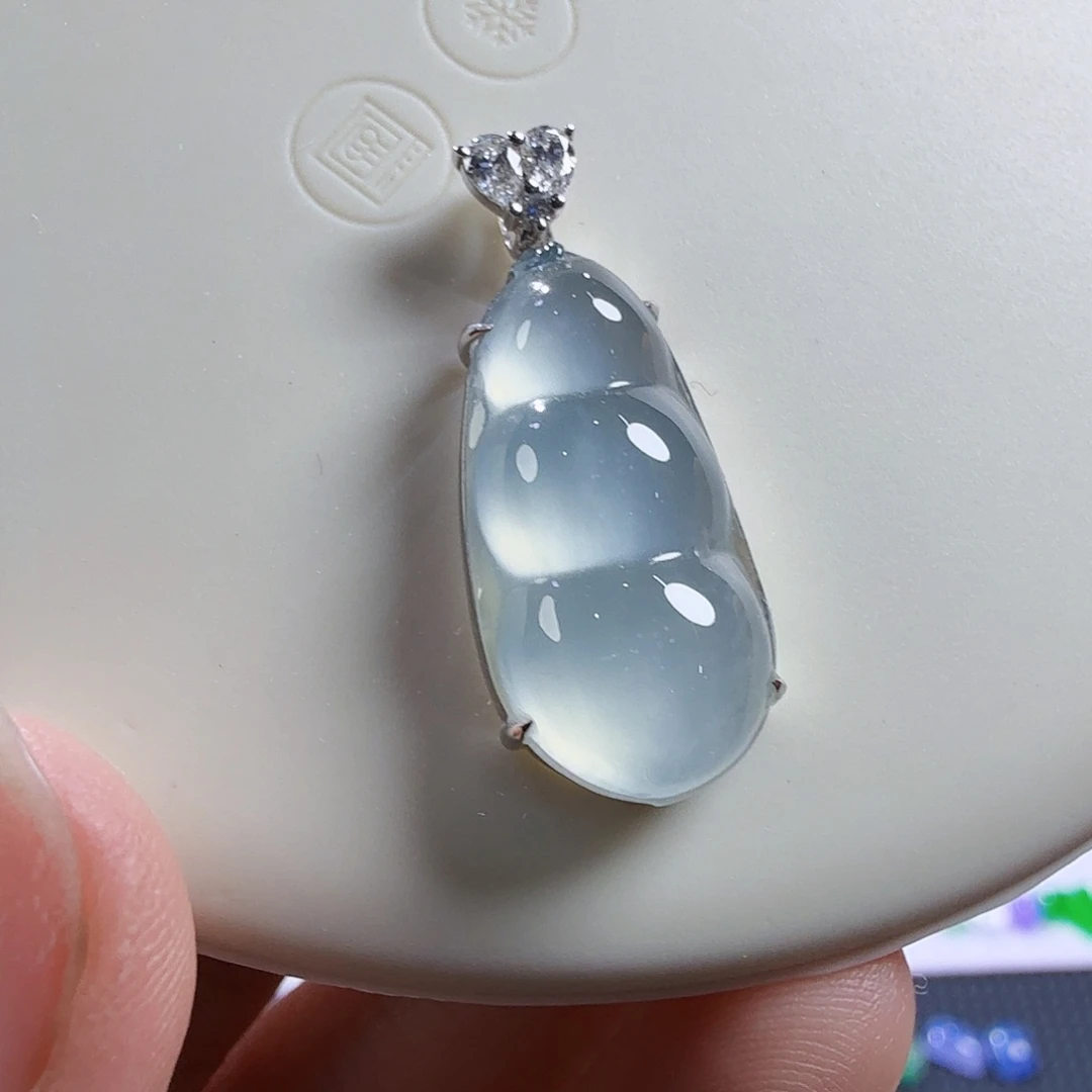 翡翠18K金镶嵌颈饰特价