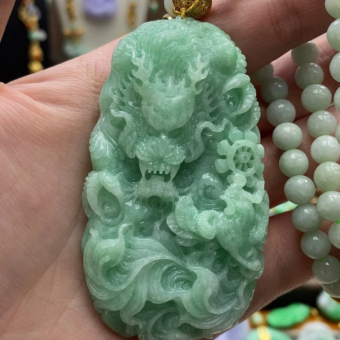 翡翠未镶嵌颈饰吊坠