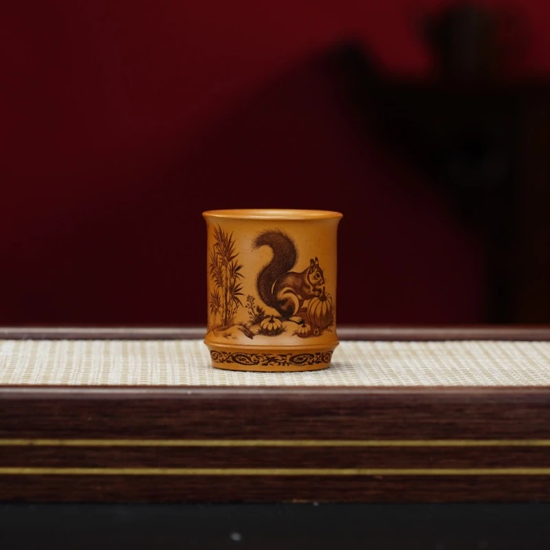 10[松鼠]原矿黄金朱泥紫砂杯