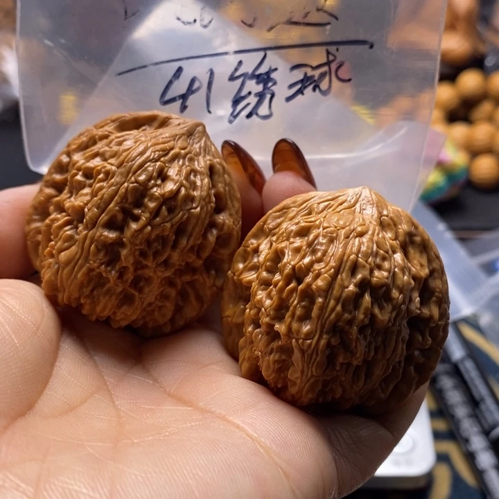 吊坠文玩核桃绣球