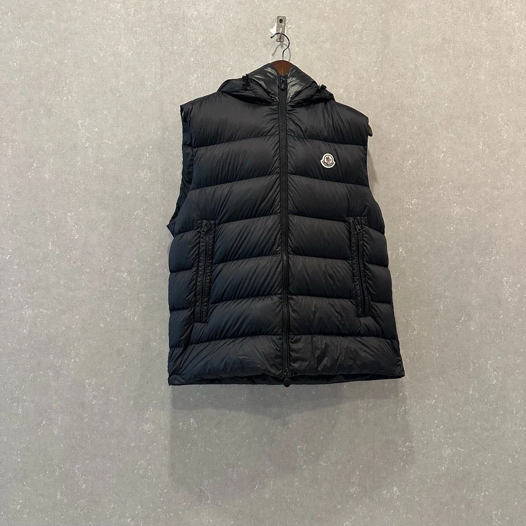99新 MONCLER 徽标印花尼龙连帽马甲羽绒服5码/002924