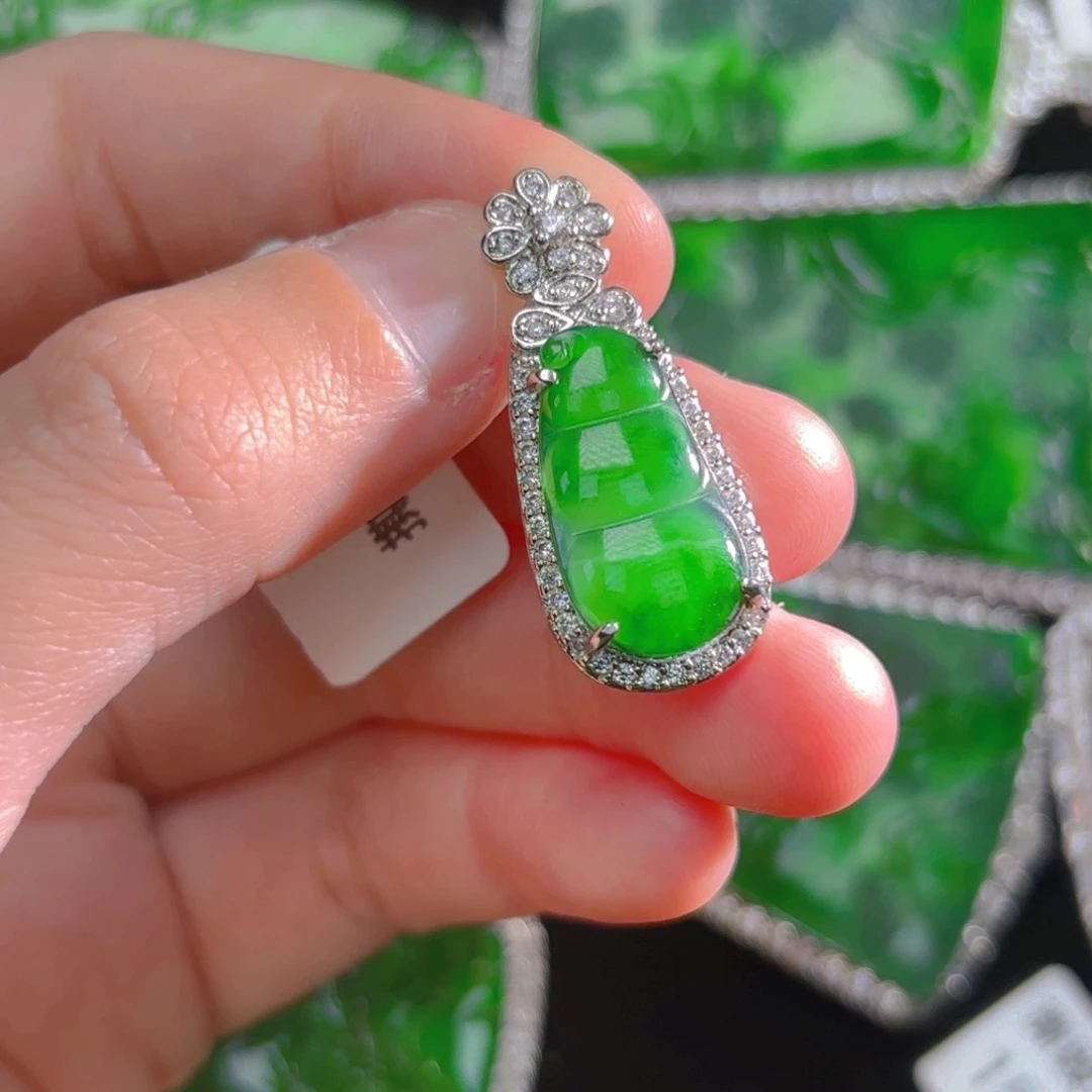 翡翠颈饰未镶嵌豆子