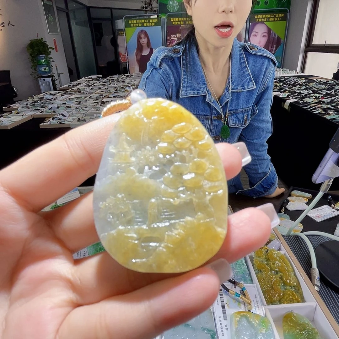 颈饰未镶嵌翡翠一个