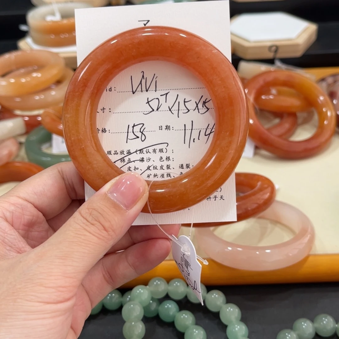 未镶嵌手镯石英质玉?****?