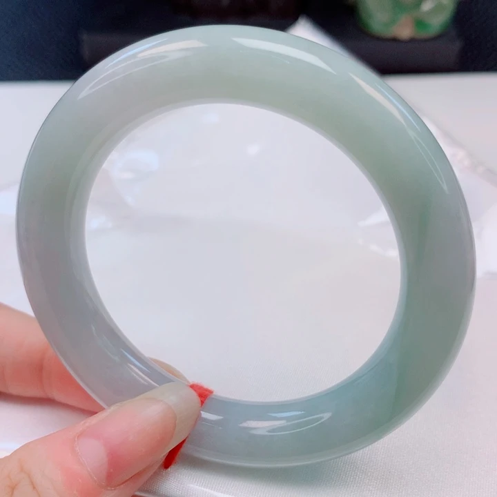 翡翠未镶嵌手镯（圆镯）